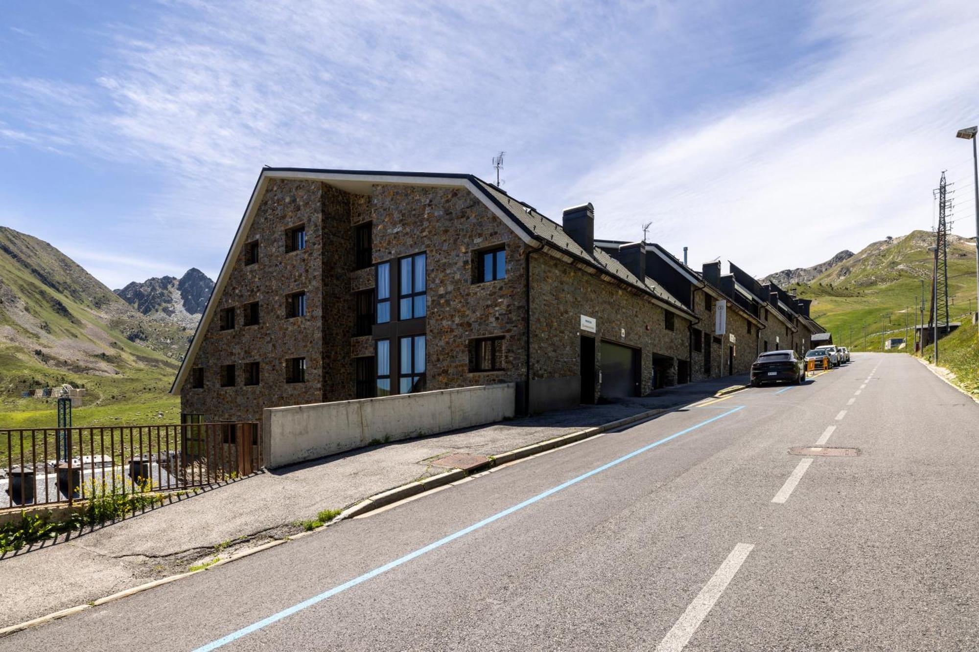 Increibles Vistas A Las Montanas En El Pas De La Casa - Parking - Wifi - Ski In Ski Out L By Bonesvacances Exterior photo
