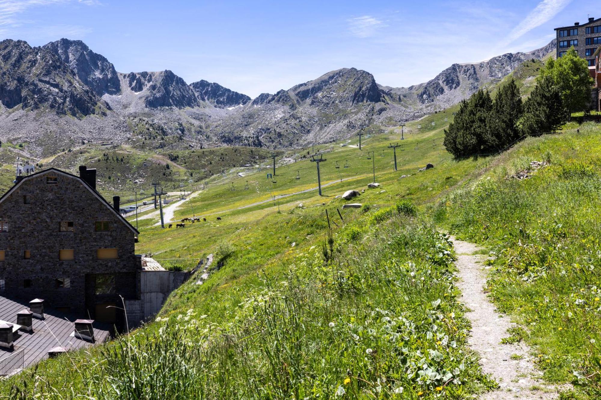 Increibles Vistas A Las Montanas En El Pas De La Casa - Parking - Wifi - Ski In Ski Out L By Bonesvacances Exterior photo